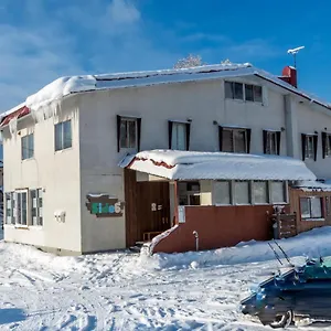 Side 6 Hostel